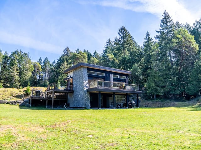 House for sale in Pender Island, Islands-Van. & Gulf, 5582 Hooson Road, 263132102 | Realtylink.org