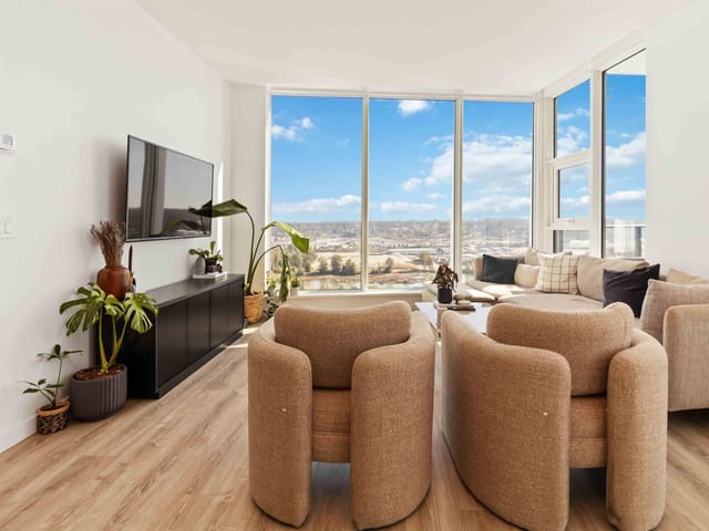 Apartment for sale in New Westminster, New Westminster, 2508 680 Quayside Drive, 263132106 | Realtylink.org