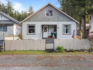 House for sale in Cultus Lake, Cultus Lake & Area, 253 First Avenue, 263132206 | Realtylink.org