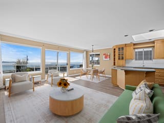 House for sale in White Rock, South Surrey White Rock, 15173 Royal Avenue, 263132526 | Realtylink.org