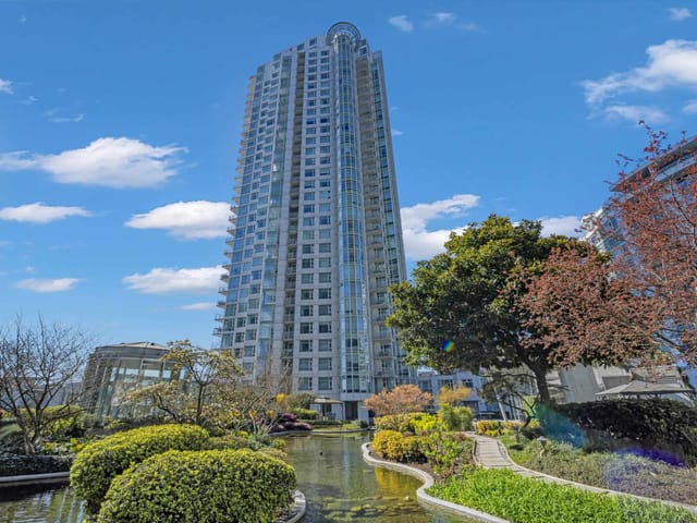 Apartment for sale in Vancouver, Vancouver West, 1707 1199 Marinaside Crescent, 263132570 | Realtylink.org