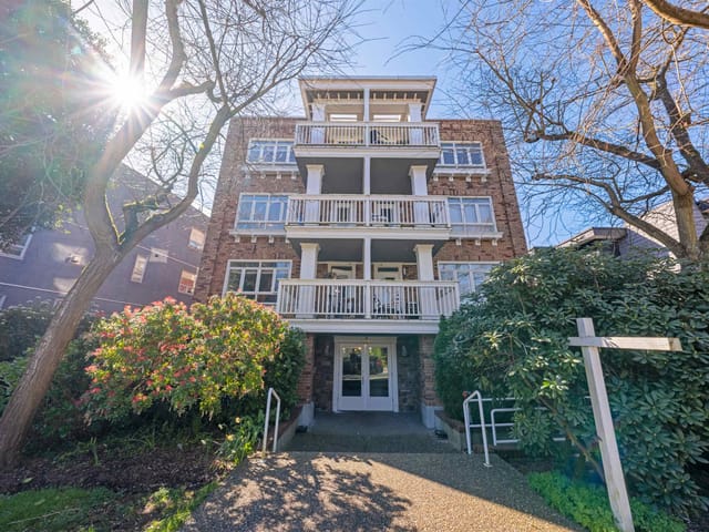 Apartment for sale in Vancouver, Vancouver West, 202 2036 York Avenue, 263132665 | Realtylink.org