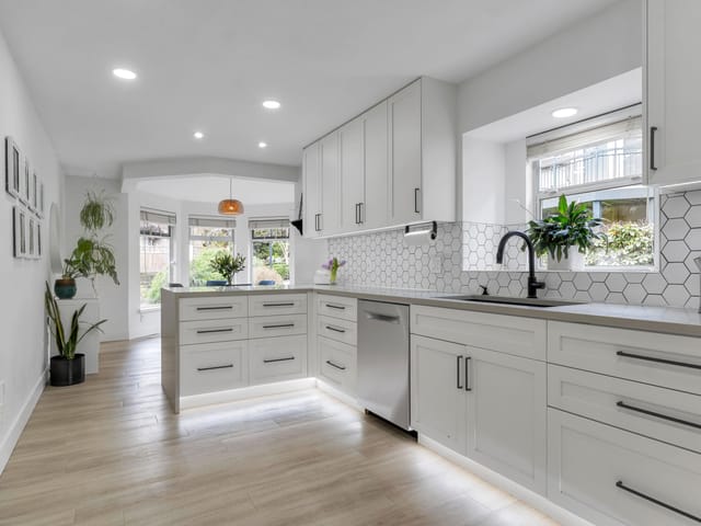 Townhouse for sale in North Vancouver, North Vancouver, 1102 Strathaven Drive, 263132745 | Realtylink.org