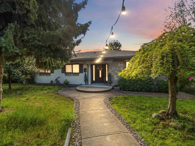 House for sale in New Westminster, New Westminster, 140 E Eighth Avenue, 263132944 | Realtylink.org