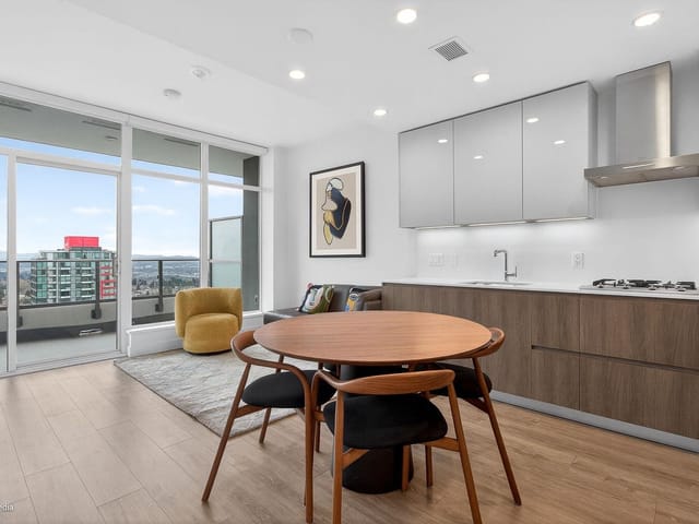 Apartment for sale in Burnaby, Burnaby South, 2603 6511 Sussex Avenue, 263133238 | Realtylink.org