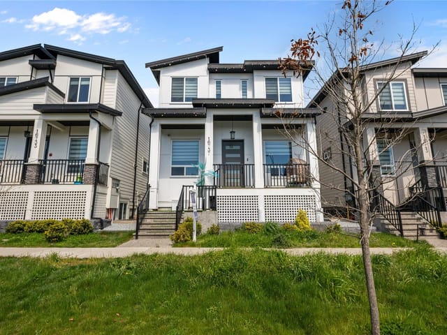 House for sale in Surrey, South Surrey White Rock, 16737 15a Avenue, 263133241 | Realtylink.org