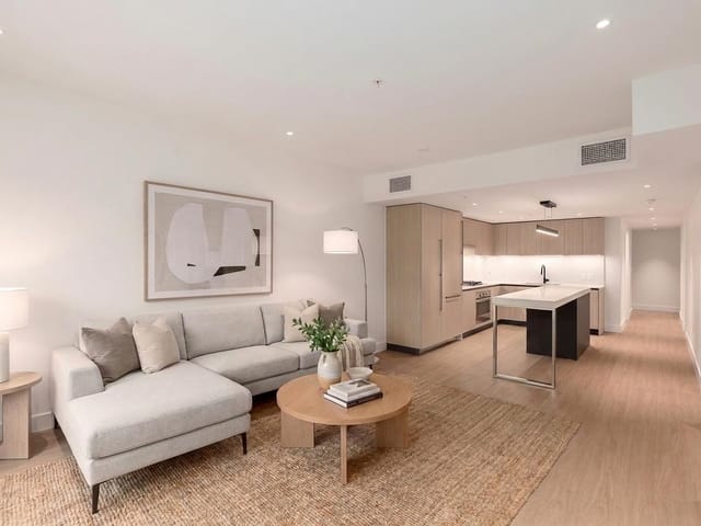 Apartment for sale in Vancouver, Vancouver East, 210 2235 E Broadway, 263133825 | Realtylink.org
