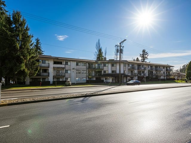 Apartment for sale in White Rock, South Surrey White Rock, 208 15020 North Bluff Road, 263134178 | Realtylink.org