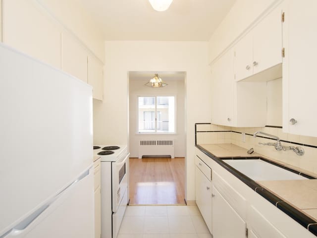 Apartment for rent in Vancouver, Vancouver West, 4 1339 71 Street, 263134279 | Realtylink.org