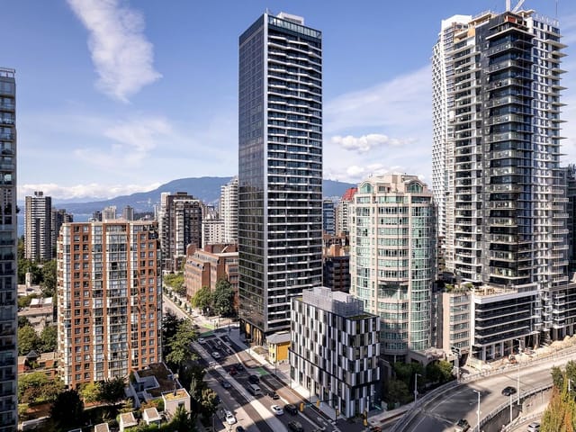 Apartment for sale in Vancouver, Vancouver West, 801 889 Pacific Street, 263134347 | Realtylink.org
