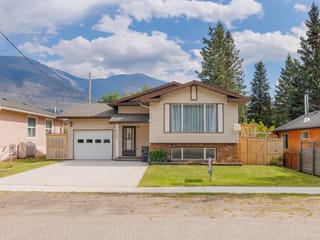 House for sale in McBride, Robson Valley, 1128 3rd Avenue, 263134396 | Realtylink.org