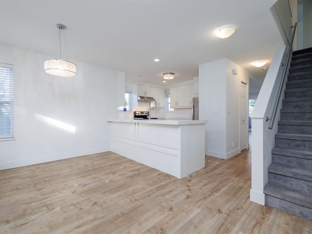 Townhouse for sale in Port Moody, Port Moody, 140 Shoreline Circle, 263134404 | Realtylink.org