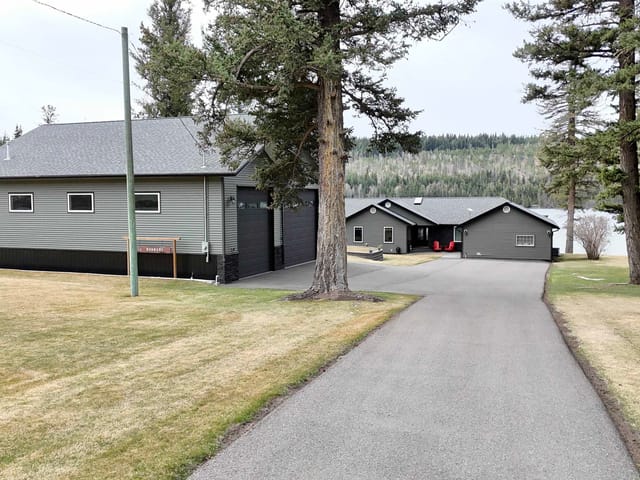 House for sale in Lac La Hache, 100 Mile House, 3556 Cabin Road, 263134470 | Realtylink.org