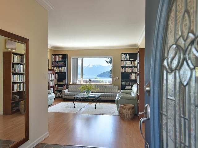House for sale in Gibsons, Sunshine Coast, 590-592 N Fletcher Road, 263134548 | Realtylink.org