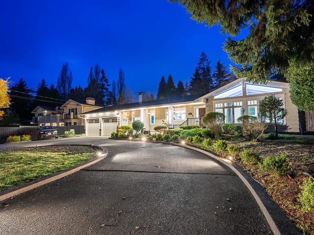 House for sale in White Rock, South Surrey White Rock, 13721 Marine Drive, 263135046 | Realtylink.org