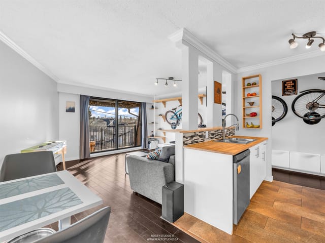 Apartment for sale in Vancouver, Vancouver East, 306 2222 Cambridge Street, 263135063 | Realtylink.org