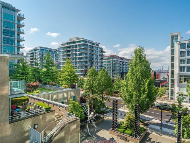 Apartment for sale in North Vancouver, North Vancouver, 401 138 E Esplanade, 263135167 | Realtylink.org