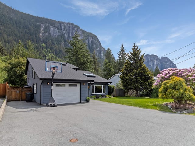 House for sale in Squamish, Squamish, 38582 Westway Avenue, 263135266 | Realtylink.org