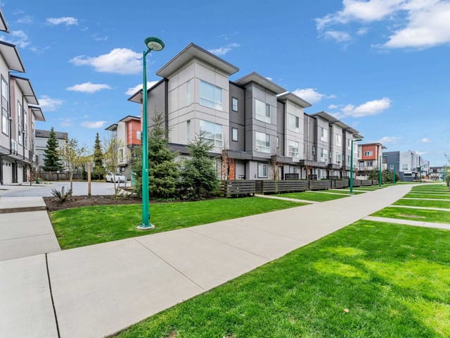 Townhouse for sale in Surrey, Cloverdale, 13 18887 72a Avenue, 263135286 | Realtylink.org