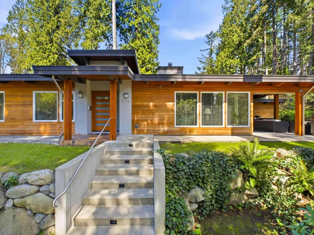 House for sale in North Vancouver, North Vancouver, 672 E St James Road, 263135347 | Realtylink.org