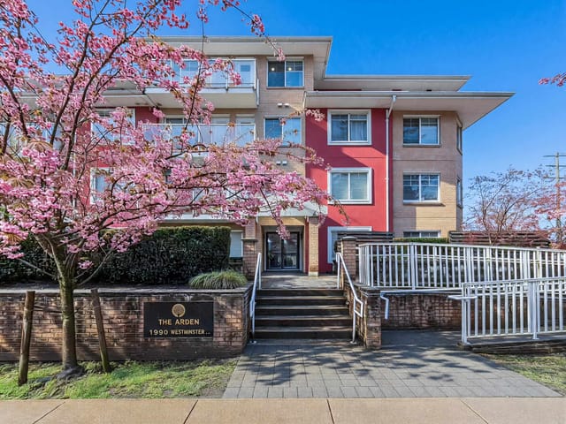 Apartment for sale in Port Coquitlam, Port Coquitlam, 401 1990 Westminster Avenue, 263135381 | Realtylink.org