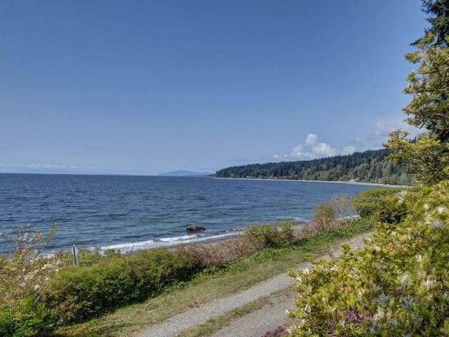 House for sale in Gibsons, Sunshine Coast, 1708 Ocean Beach Esplanade, 263135561 | Realtylink.org