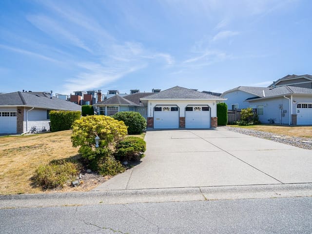 House for sale in Surrey, South Surrey White Rock, 16158 16a Avenue, 263135712 | Realtylink.org