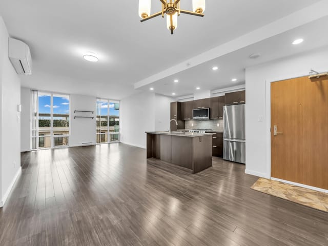 Apartment for sale in Burnaby, Burnaby North, 304 2200 Douglas Road, 263136059 | Realtylink.org