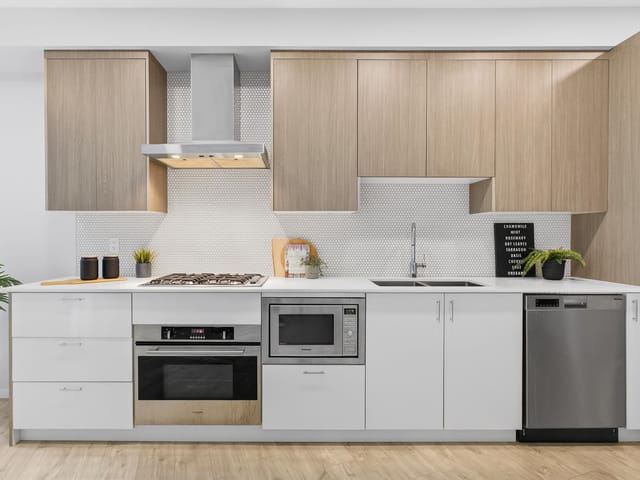 Apartment for sale in Burnaby, Burnaby South, 215 6283 Kingsway Avenue, 263136178 | Realtylink.org