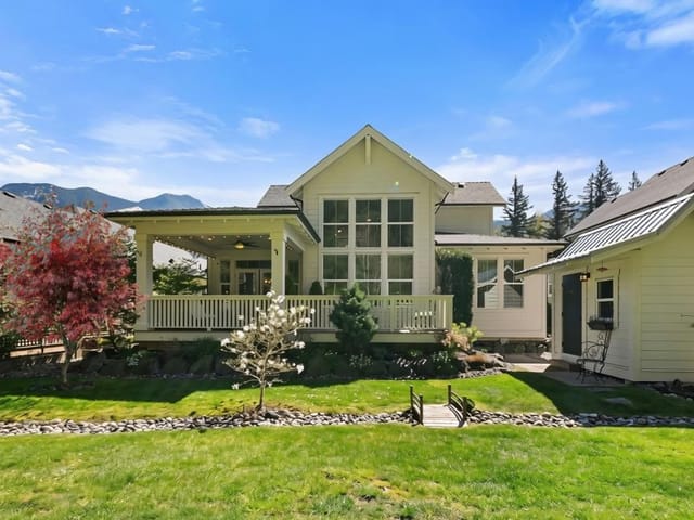 House for sale in Lindell Beach, Cultus Lake & Area, 43359 Old Orchard Lane, 263136181 | Realtylink.org