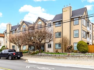 Apartment for sale in White Rock, South Surrey White Rock, 205 15035 Thrift Avenue, 263136310 | Realtylink.org