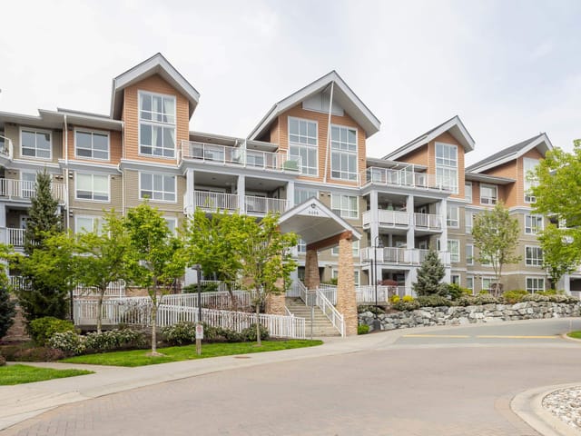 Apartment for sale in Surrey, Cloverdale, 415 6490 194 Street, 263136354 | Realtylink.org