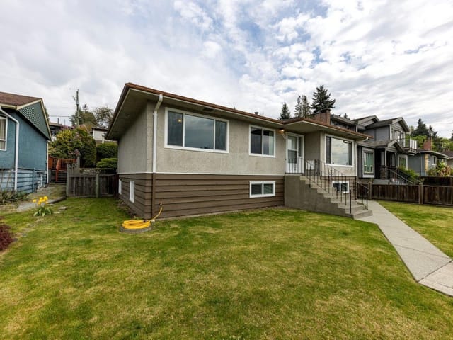 House for sale in Burnaby, Burnaby South, 4581 Sunland Place, 263136424 | Realtylink.org