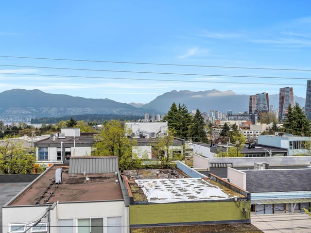 Apartment for sale in Vancouver, Vancouver West, 207 2080 Maple Street, 263136522 | Realtylink.org