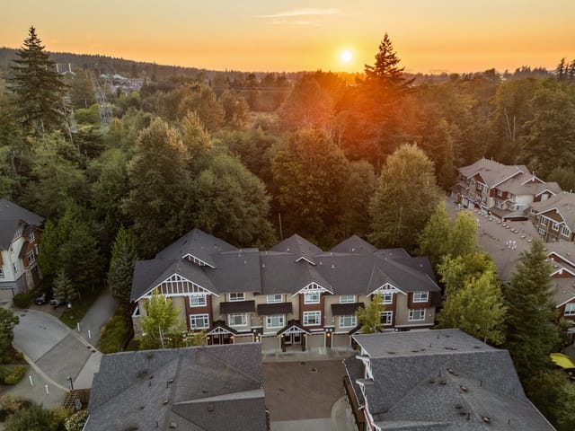 Townhouse for sale in Surrey, South Surrey White Rock, 101 2979 156 Street, 263136692 | Realtylink.org