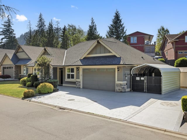 House for sale in Cultus Lake, Cultus Lake & Area, 1 45348 Magdalena Place, 263136703 | Realtylink.org