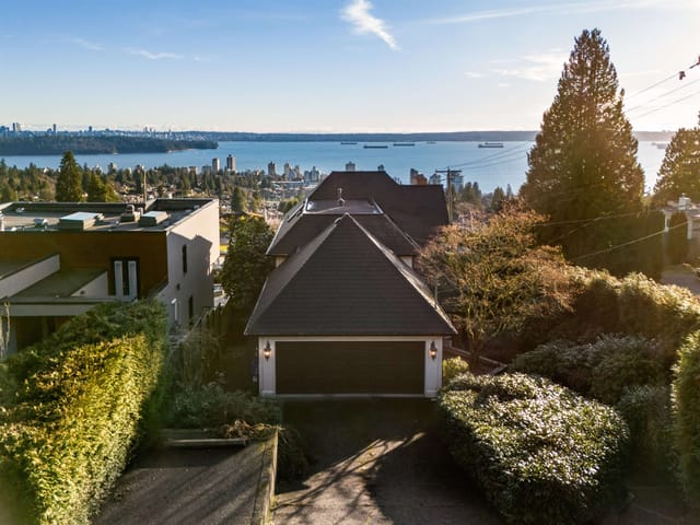 House for sale in West Vancouver, West Vancouver, 2198 Rosebery Avenue, 263136763 | Realtylink.org