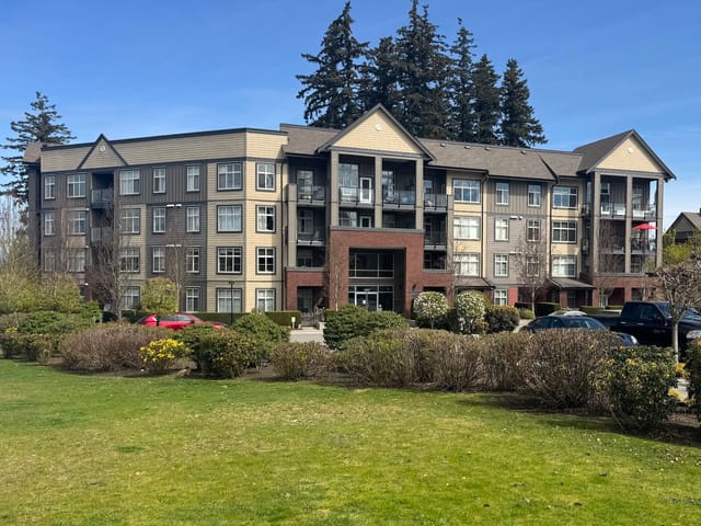 Apartment for sale in Surrey, South Surrey White Rock, 411 2855 156 Street, 263137015 | Realtylink.org