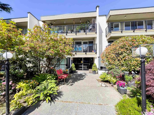 Apartment for sale in White Rock, South Surrey White Rock, 205 1351 Martin Street, 263137115 | Realtylink.org