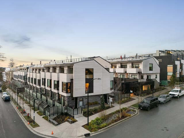 Apartment for sale in North Vancouver, North Vancouver, 122 650 E 2nd Street, 263137234 | Realtylink.org