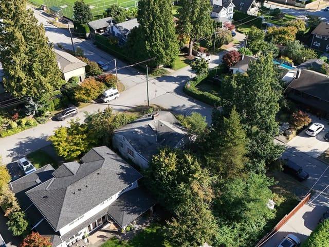 House for sale in North Vancouver, North Vancouver, 2405 Lloyd Avenue, 263137305 | Realtylink.org