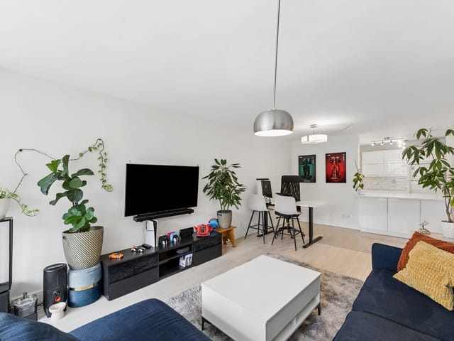 Apartment for sale in North Vancouver, North Vancouver, 905 2024 Fullerton Avenue, 263137722 | Realtylink.org
