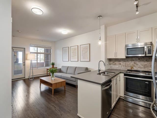 Apartment for sale in Surrey, South Surrey White Rock, 317 2855 156 Street, 263137768 | Realtylink.org