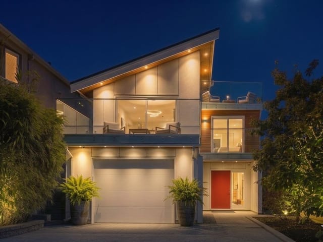 House for sale in White Rock, South Surrey White Rock, 956 Kent Street, 263137883 | Realtylink.org
