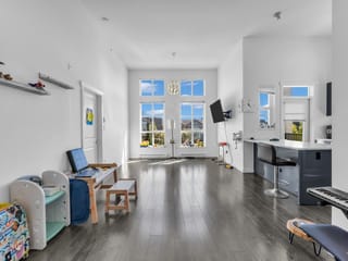 Apartment for sale in Surrey, South Surrey White Rock, 425 15138 34 Avenue, 263137905 | Realtylink.org