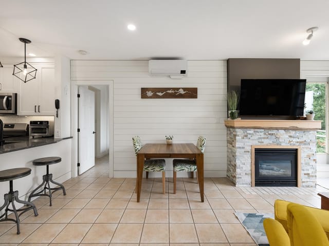 Apartment for sale in North Vancouver, North Vancouver, 219 3629 Deercrest Drive, 263137944 | Realtylink.org