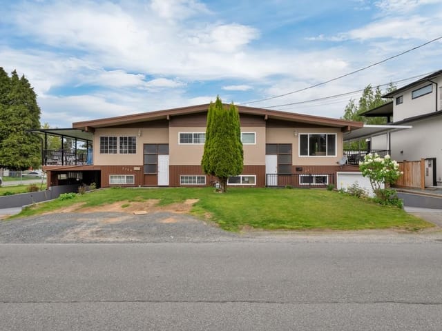 Duplex for sale in Abbotsford, Abbotsford, 2209 2211 Beaver Street, 263138183 | Realtylink.org