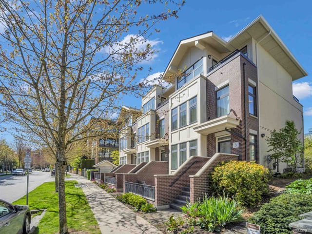 Townhouse for sale in Vancouver, Vancouver West, 2 5879 Gray Avenue, 263138237 | Realtylink.org