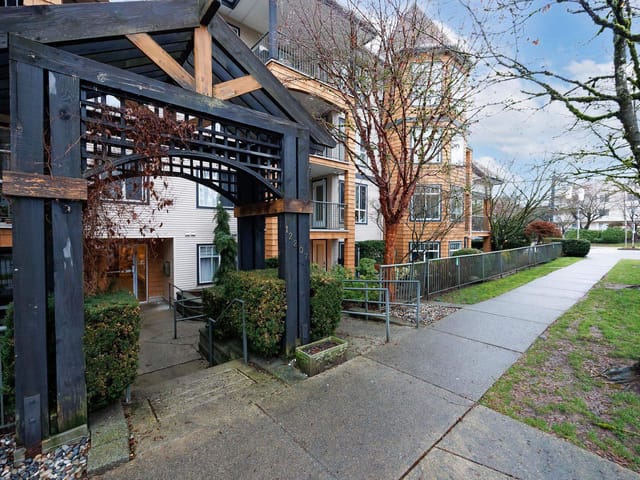 Apartment for sale in Maple Ridge, Maple Ridge, 111 12207 224 Street, 263138381 | Realtylink.org