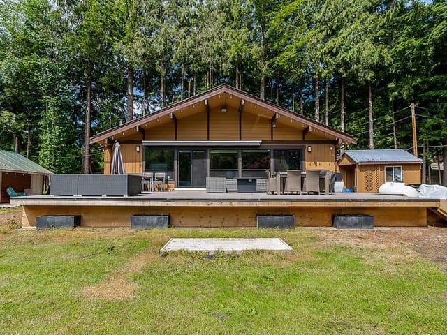 House for sale in Lindell Beach, Cultus Lake & Area, 1680 Columbia Valley Road, 263138404 | Realtylink.org